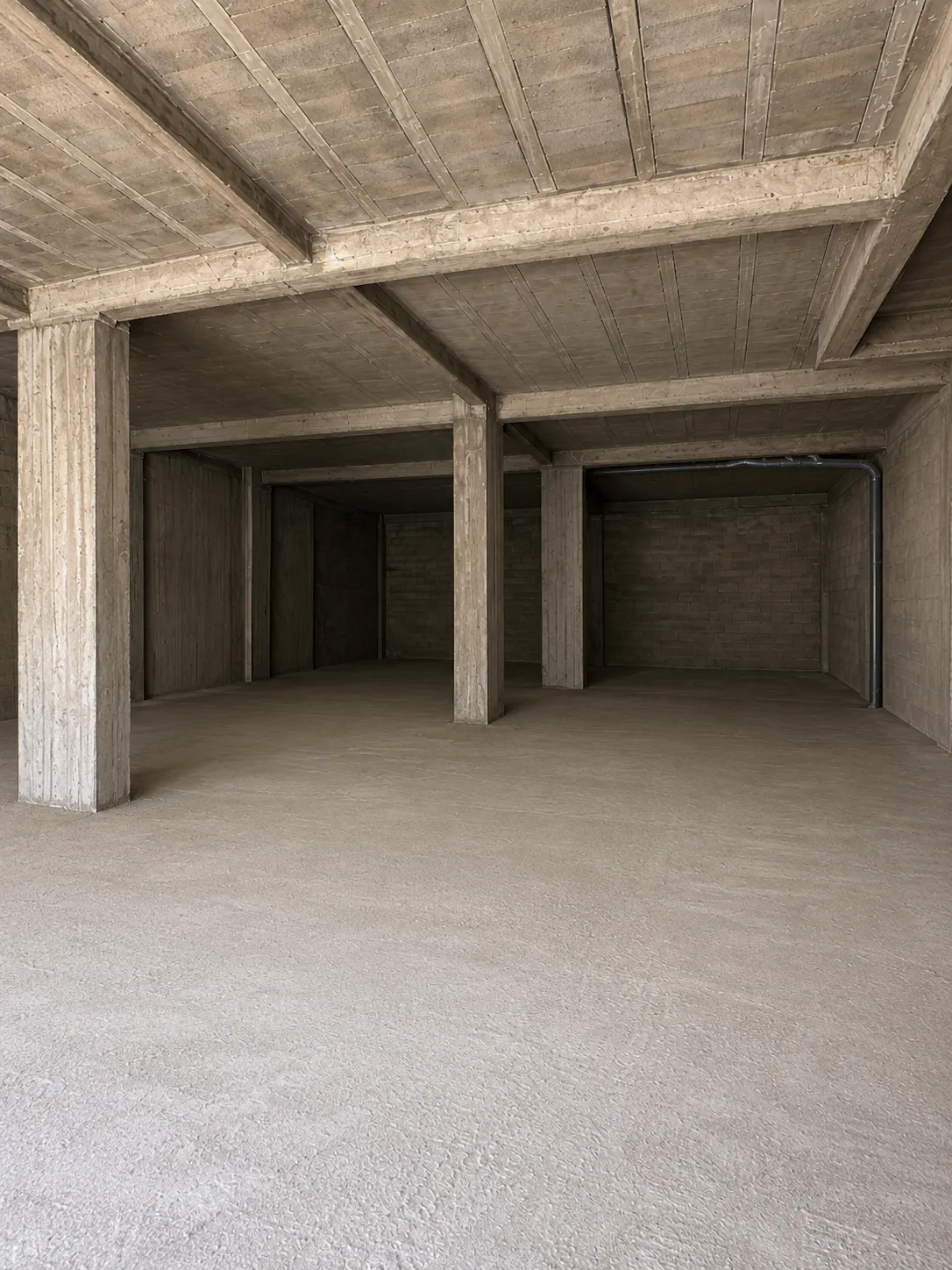 Interieur brut du local commercial des Princesses